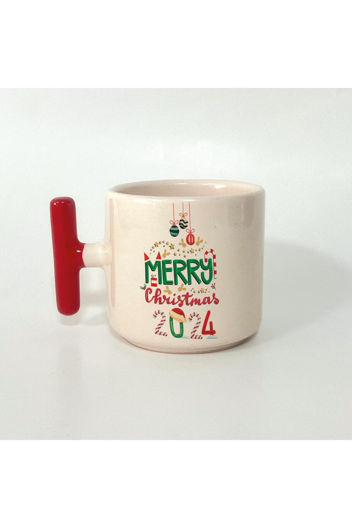 Merry Christmas 2024 Baskılı Kırmızı Kulplu T Yılbaşı Kupası