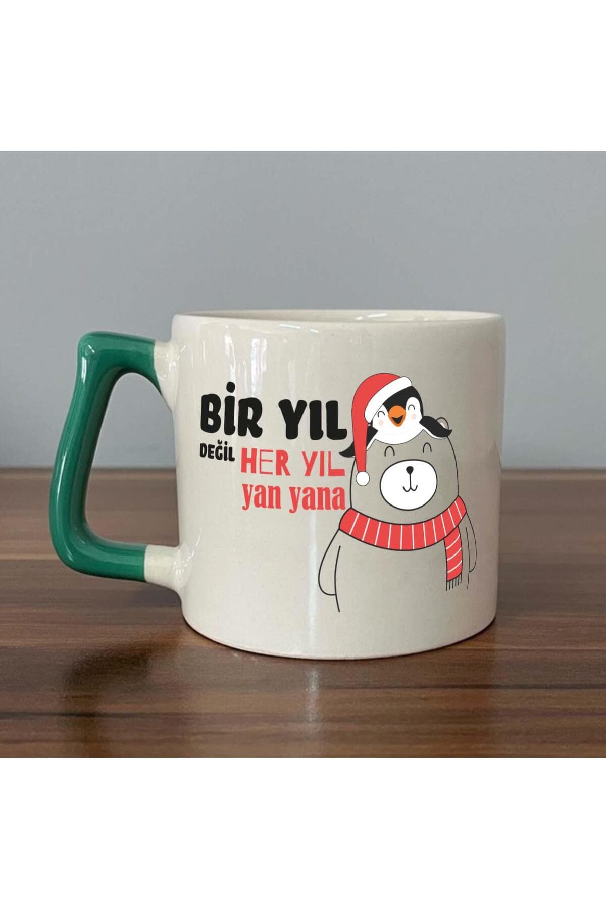 Bir Yıl Değil Her Yıl Yan Yana Penguen Baskılı Yeşil Kulplu Prime Yılbaşı Kupası