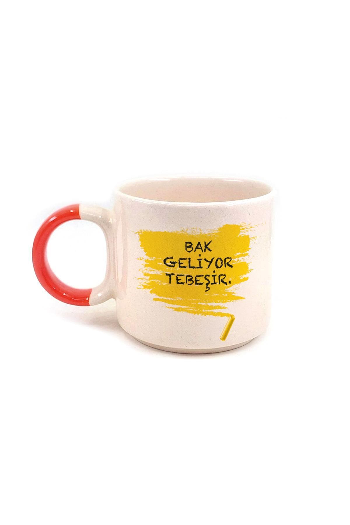 Bak Geliyor Tebeşir Baskılı Kırmızı Kulplu P Öğretmenler Günü Kupası