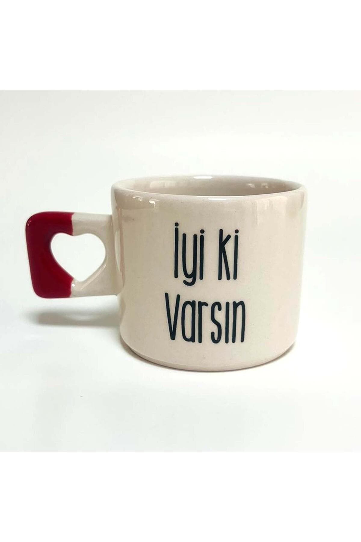 İyi ki Varsın Baskılı Kırmızı Kalp Kulplu Kupa