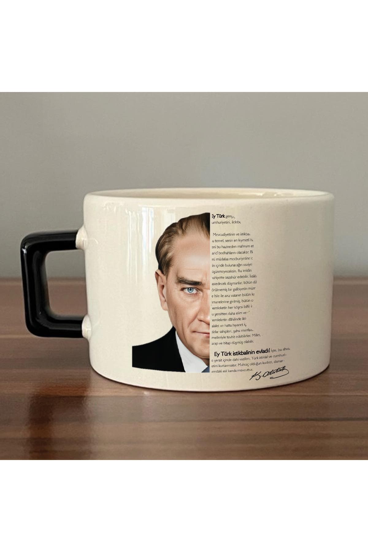 Atatürk Portresi ve Gençliğe Hitabe Yazılı Siyah Kulplu Kare Espresso Fincanı