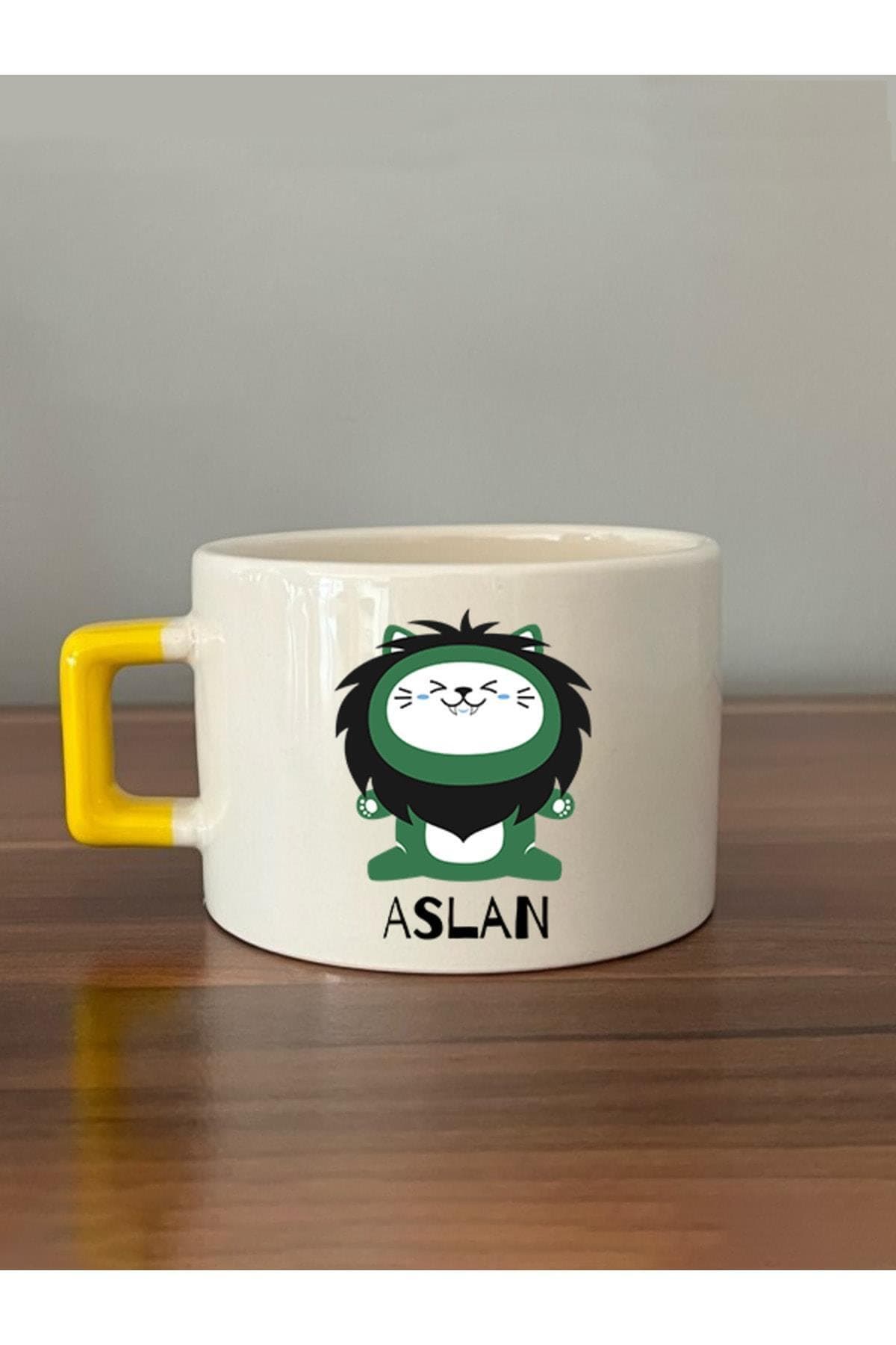 Aslan Burcu Ve Onla Alakalı Komik Açıklama Baskılı Yeşil Kedili Sarı Kulplu Kare Espresso Fincanı