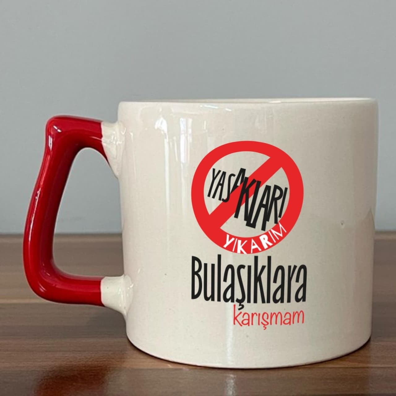 Kırmızı