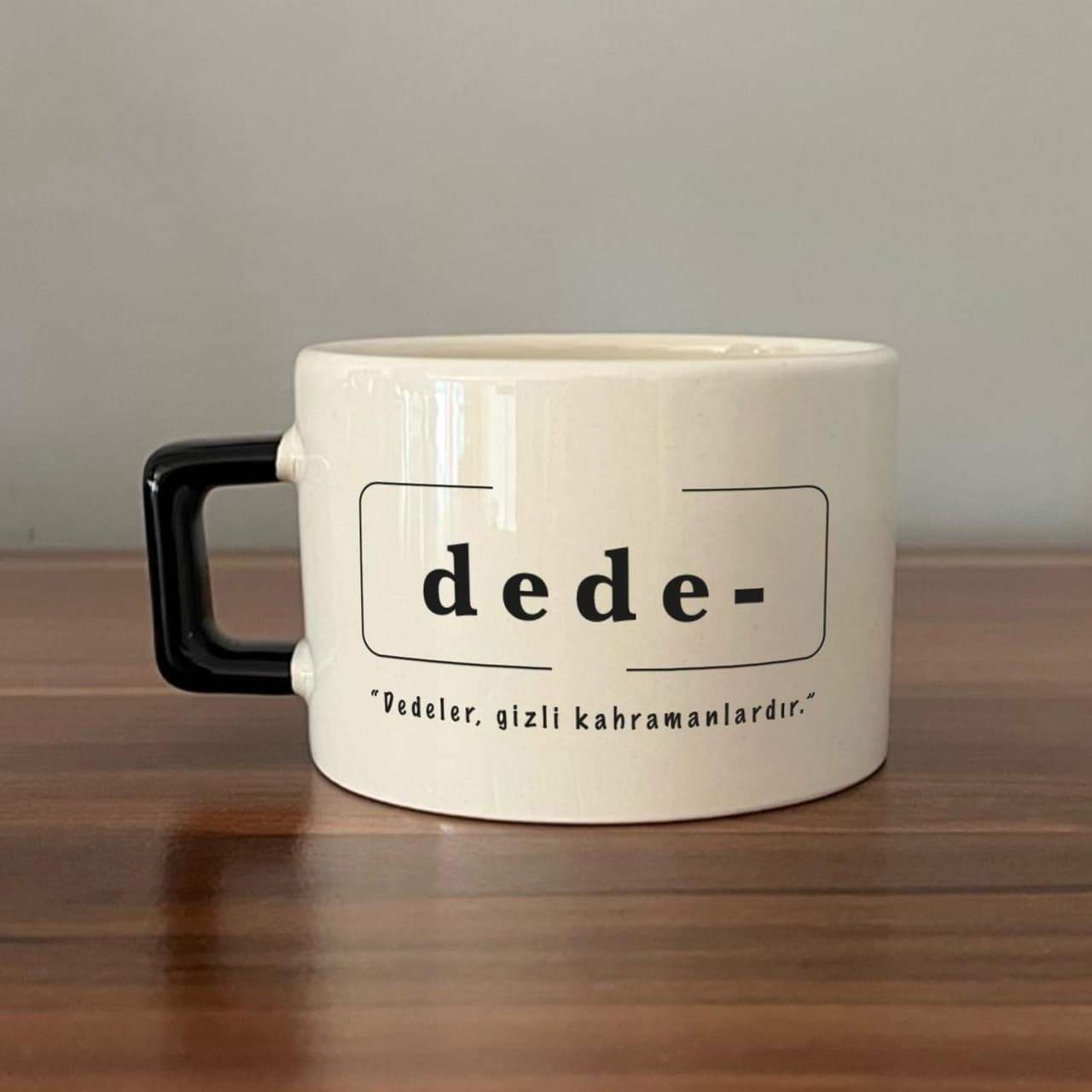 Dede Baskılı Siyah Kulplu Kare Espresso Fincanı