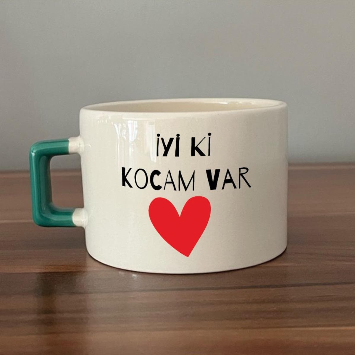 İyi Ki Kocam Var Baskılı Yeşil Kulplu Kare Espresso Sevgililer Günü Fincanı