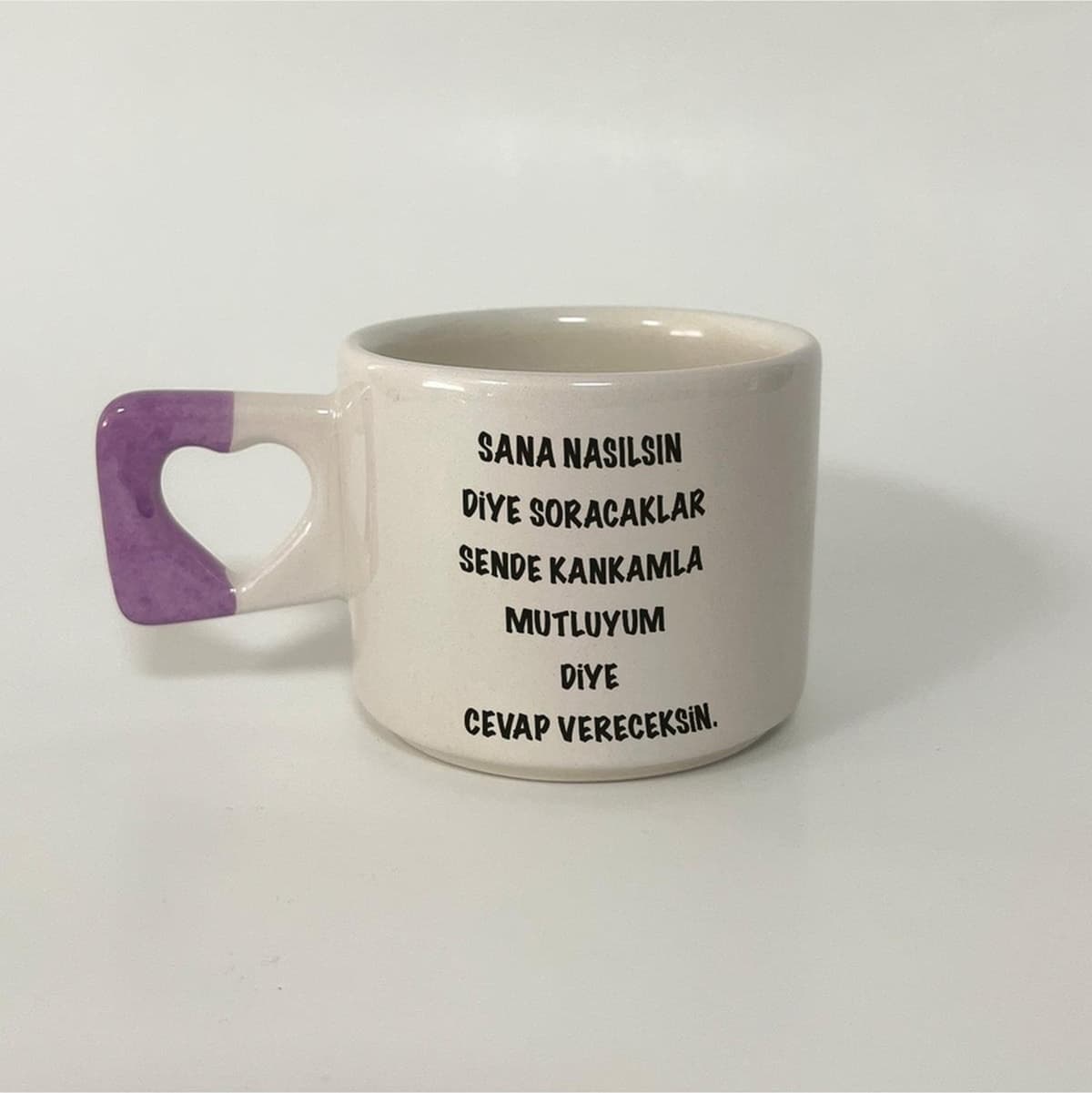 Kankamla Mutluyum Diyeceksin Baskılı Mor Kulplu Kalp Kupa