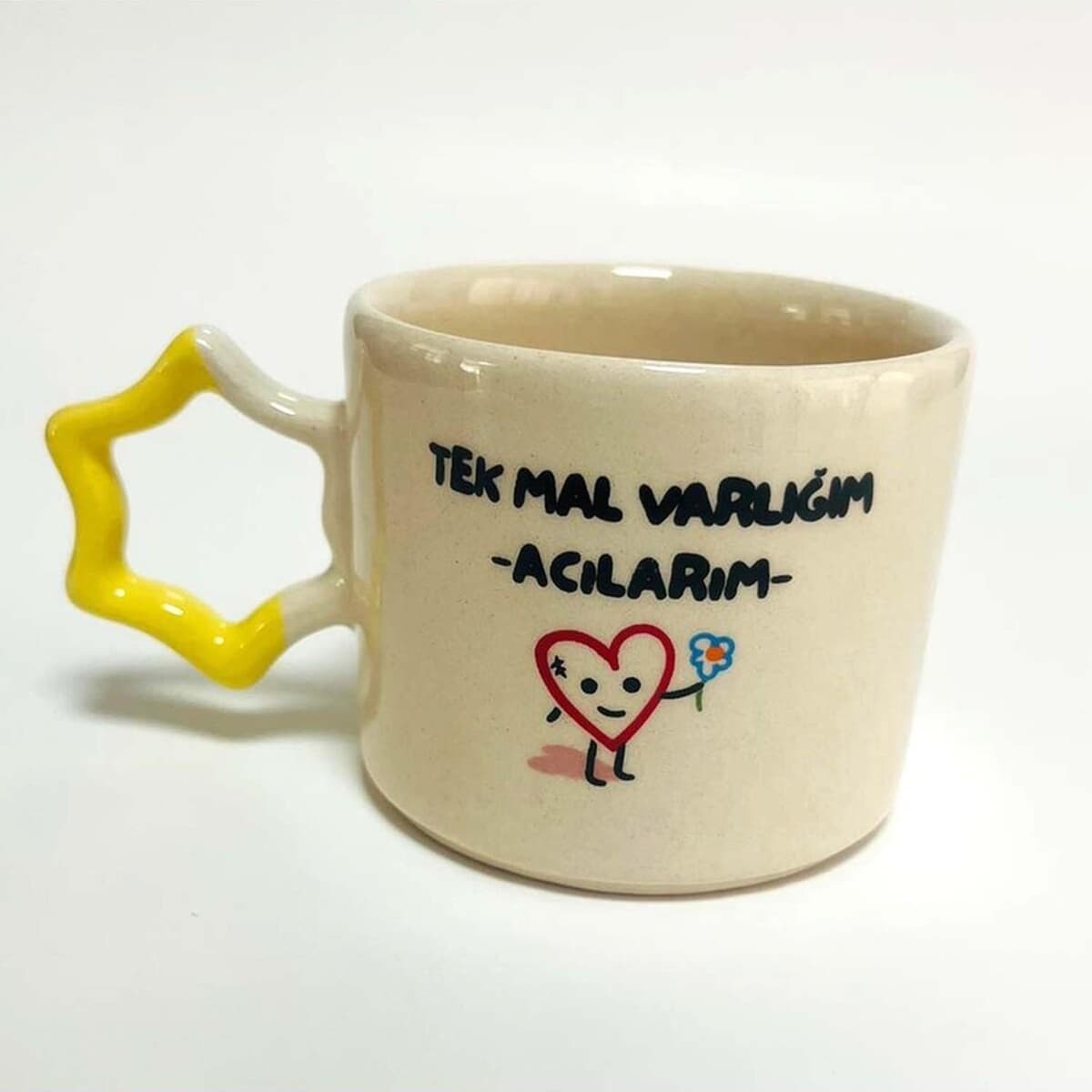 Tek Mal Varlığım Acılarım Baskılı Sarı Yıldız Kulplu Kupa