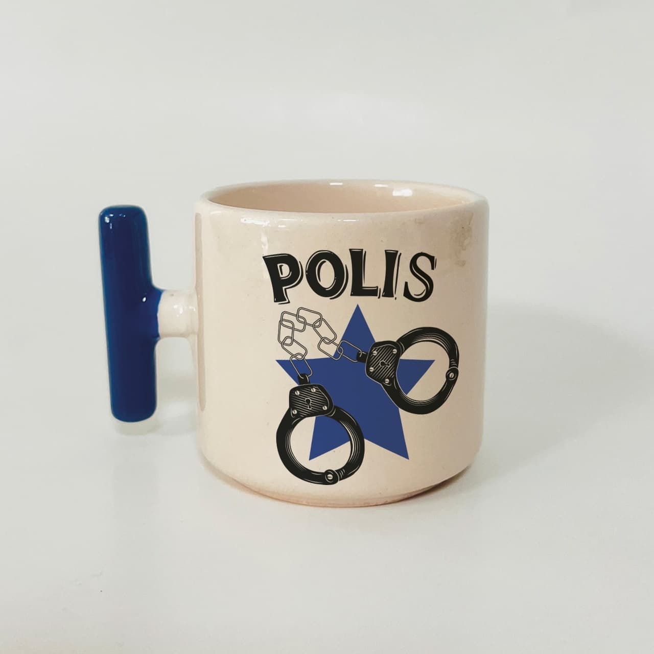 Polis Kelepçe Baskılı Mavi Kulplu T Kupa