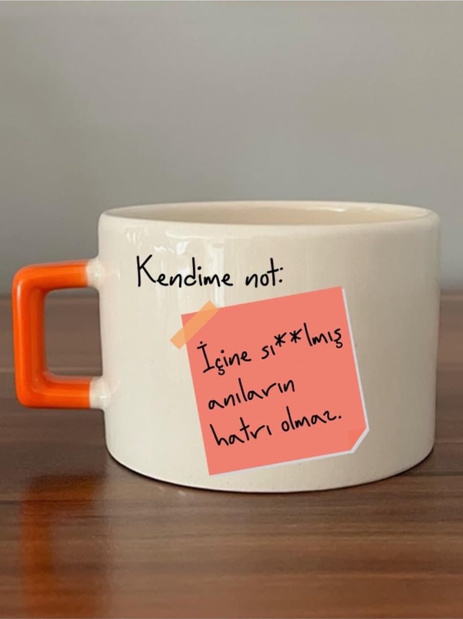 Kendime Not: Içine Sı Lmış Anıların Hatır Olmaz Baskılı Turuncu Kulplu Kare Espresso Fincanı
