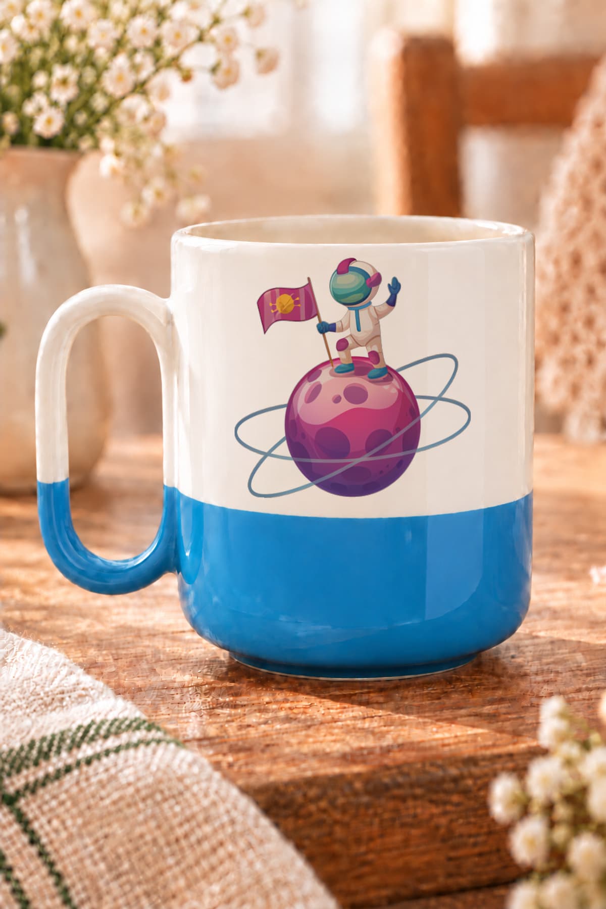 Pembe Bayraklı Astronot Baskılı Alt Yarısı Renkli Arya Kupa Bardak Fincan Mug
