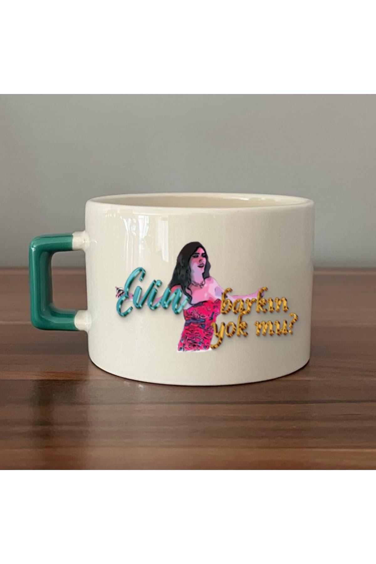Evin Barkın Yok Mu? Baskılı Yeşil Kulplu Kare Kupa Bardak Fincan Mug
