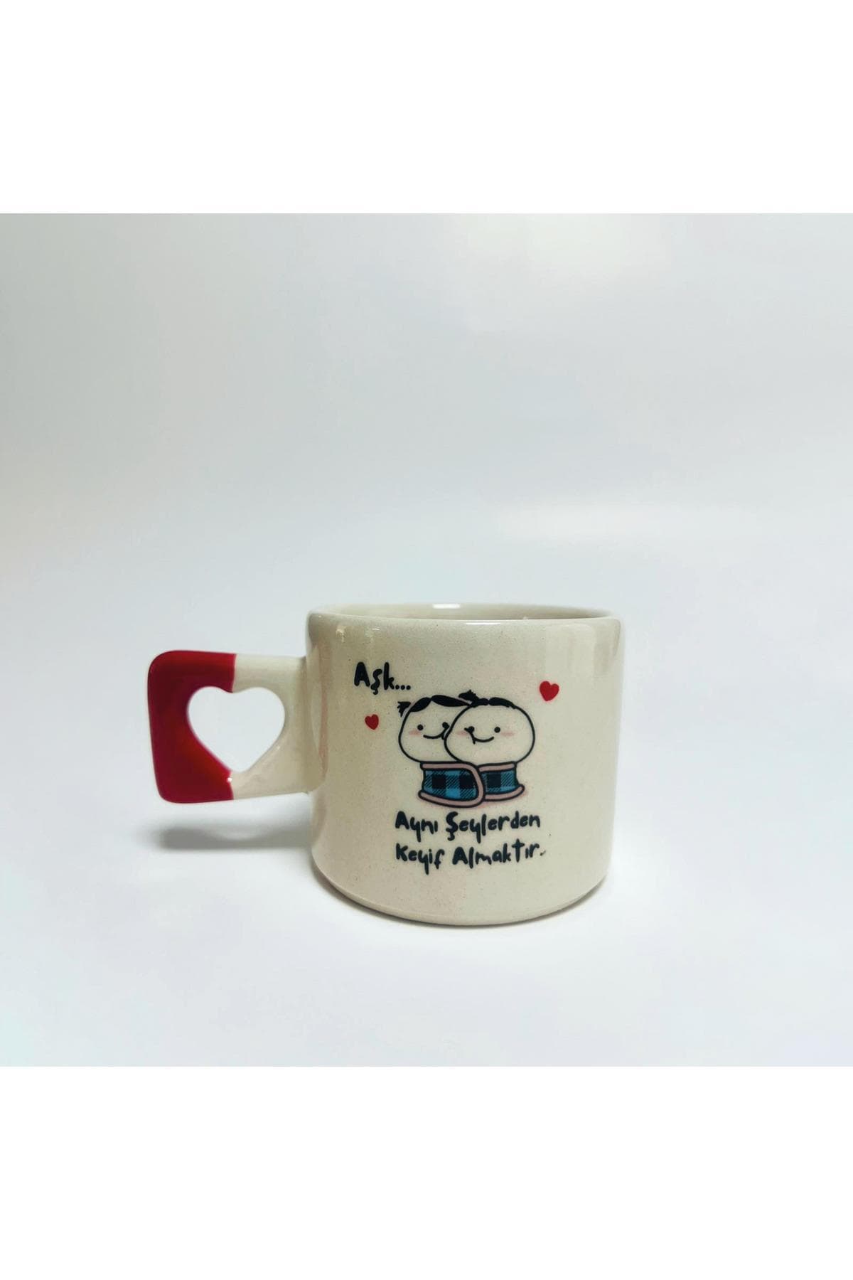 Aşk Aynı Şeylerden Keyif Almaktır Baskılı Kulplu Kalp Kupa - Sevgiliye Hediye Bardak Fincan Mug