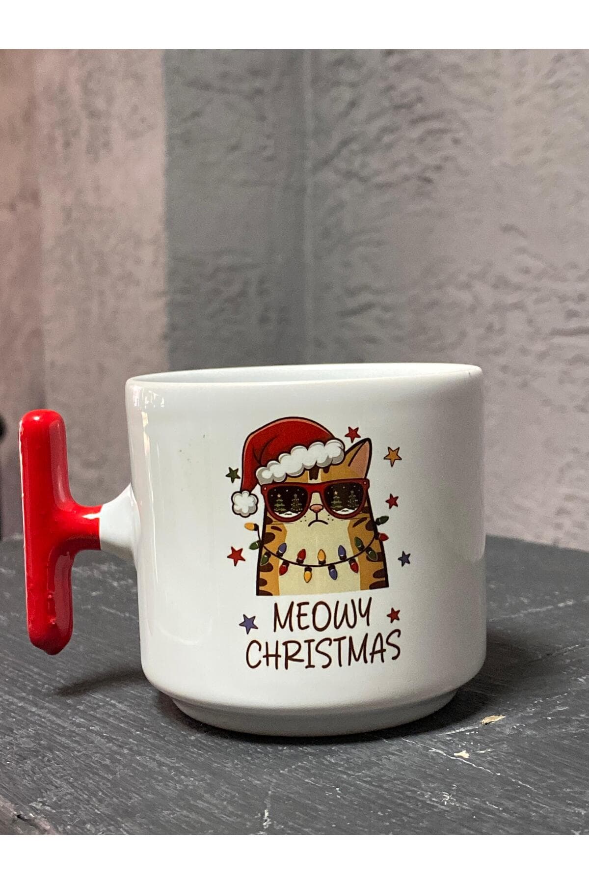 Meowy Christmast Gözlüklü Kedi Kırmızı Kulplu T Yılbaşı Hediyesi Kupa