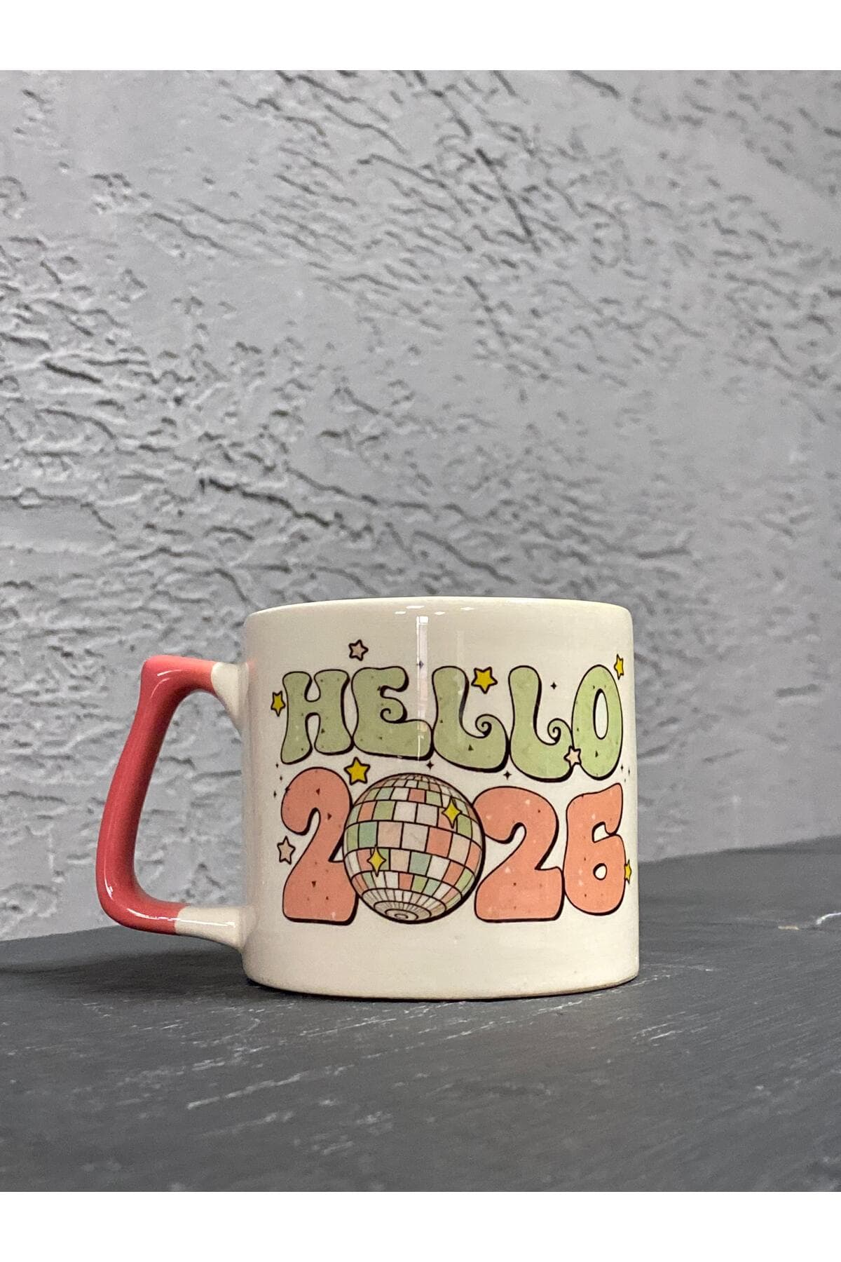 Hello 2026 Pembe Kulplu Prime Yılbaşı Hediyesi Kupa