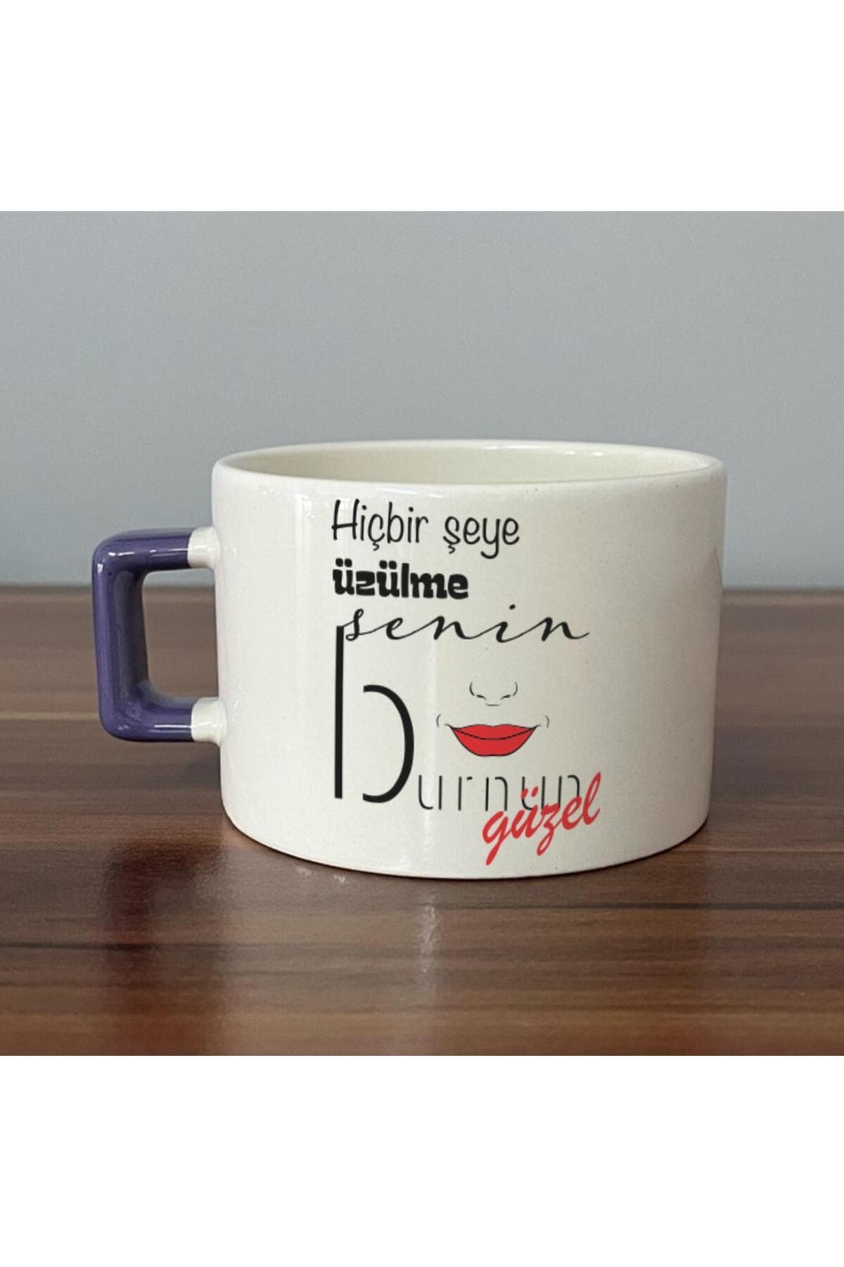 Hiçbir Şeye Üzülme Senin Burnun Güzel Baskılı Mor Kulplu Kare Espresso Fincanı