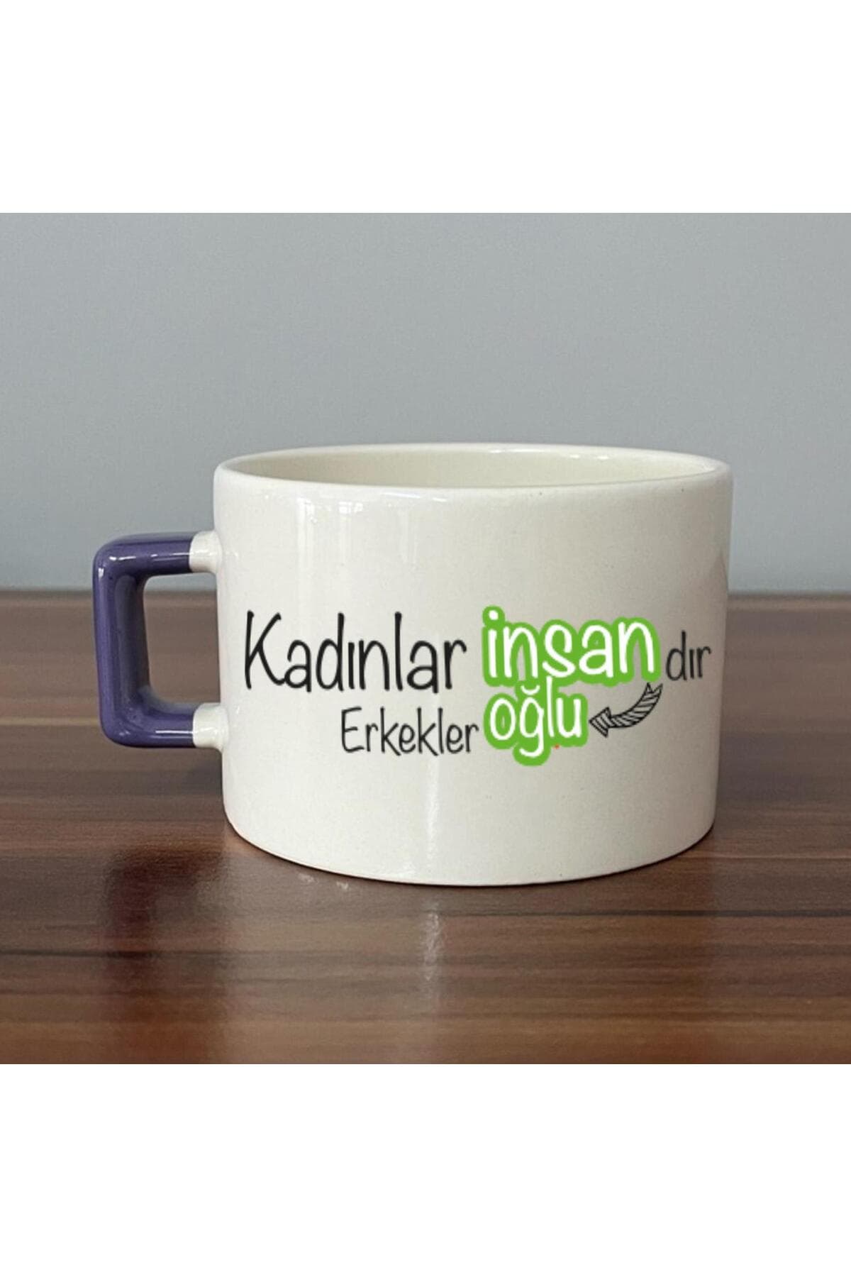 Kadınlar İnsandır, Erkekler İnsanoğlu Baskılı Kadınlar Günü Mor Kulplu Kare Espresso Fincanı