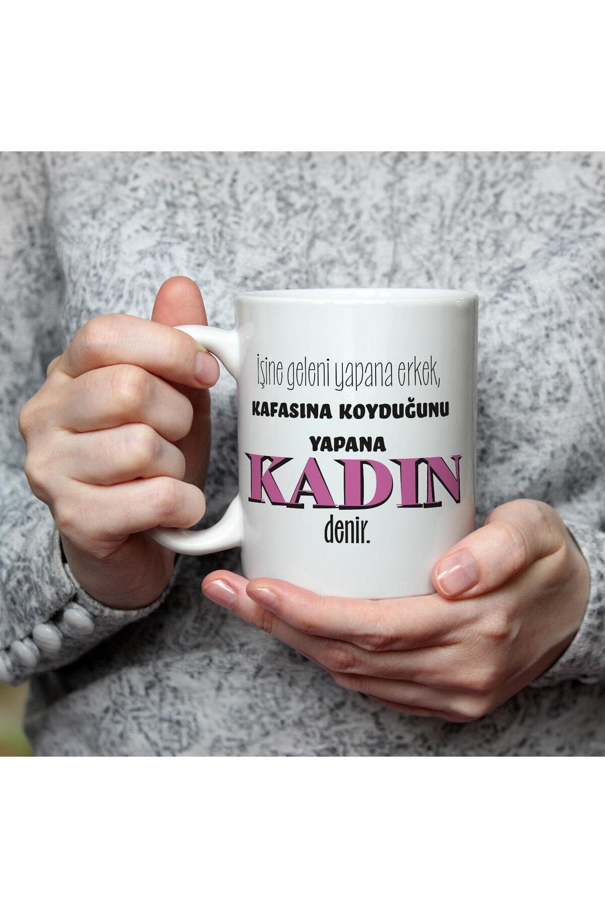 İşine Geleni Yapana Erkek Baskılı Kadınlar Günü Beyaz Kupa