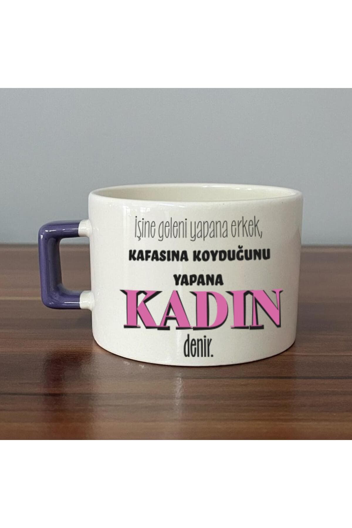 İşine Geleni Yapana Erkek Baskılı Kadınlar Günü Mor Kulplu Kare Espresso Fincanı