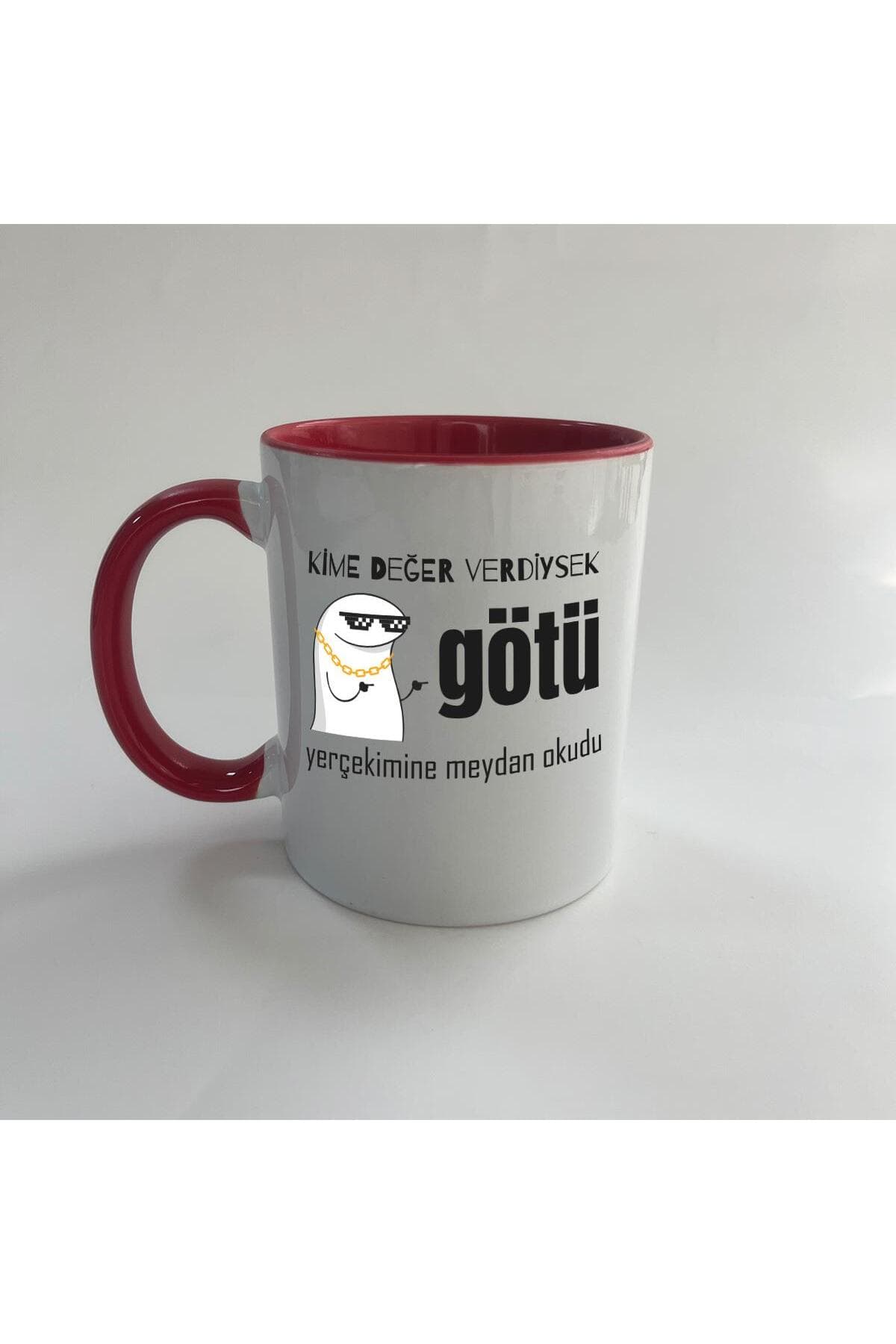 Kime Değer Verdiysek Götü Yerçekimine Meydan Okudu Baskılı Kırmızı Mega Kupa